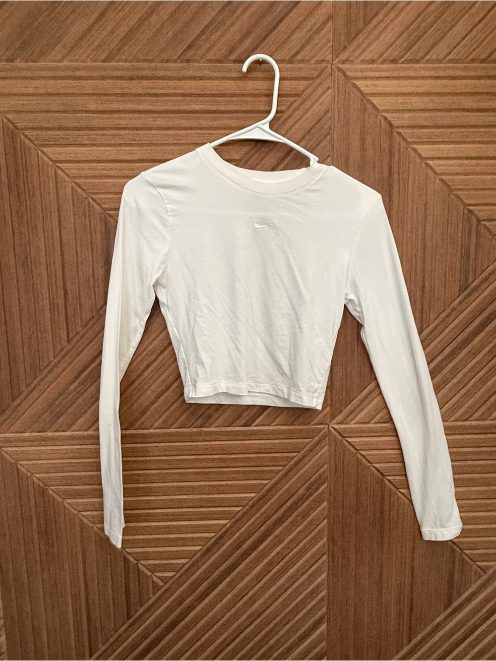 Nike White Long-Sleeve Cropped Tee